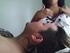 alimentando a el hambriento Daniel! - Screenshot 1 of 16 - Adult Breastfeeding