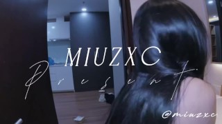Encontrei uma catgirl viet com tesão no aplicativo de namoro, então dei a ela meu pau para alimentá-la - Miuzxc / Sex Việt