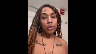 Natural Huge Tit bbw flashes her tities in public at hotel onlyfans @melonmamas