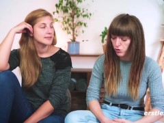 Ersties -Die saarländischen Mädchen Kate und Nicky F haben Spaß miteinander