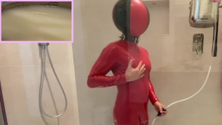 4 liters Enema in PVC catsuit and latex inflatable mask