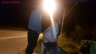 Я показал свою попку незнакомцу на автобусной остановке