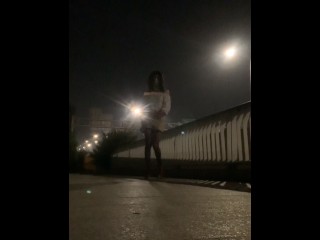 [babapapa85]sissy off-the-shoulder dress and purple stock pees in the alley walk naked outdoor play