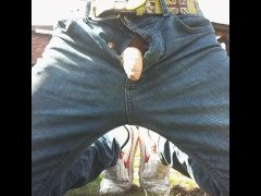 Pissing outside - Screenshot 3 of 16 - Uncircumcised