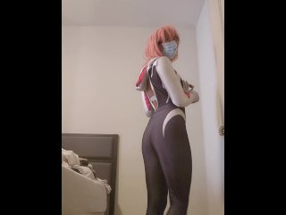 thick gurl tries on a couple of outfits before going out.