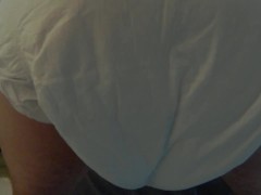USING MY DIAPER - Screenshot 11 of 16 - Piss