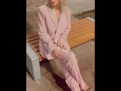 Блондинка очень сексуально поет - Screenshot 15 of 16 - чтопослушать