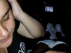 mi hermanastra me paga con su cuerpo para que no cuente sobre sus citas de tinder