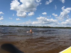 Голая гребля на сапе - Screenshot 15 of 16 - Exhibitionist Wife