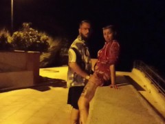Sesso in spiaggia pubblica (con guardone) 6/16