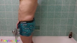 Казус в трусиках, мастурбировать и брызгать спермой пальцами в (OnlyFans Funnyboy_Ger)