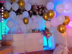 HD блондинка показывает свои сиськи - Screenshot 10 of 16 - Miam