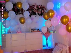 HD блондинка показывает свои сиськи - Screenshot 8 of 16 - Streamer