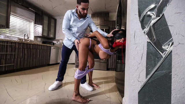 Watch Bondage Video:Camila Cortez Wants Peter Green To Tie Her Up And Make Her Feel Good