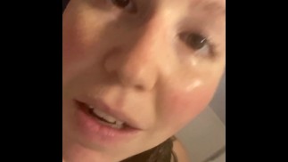 Роберта едет в душ