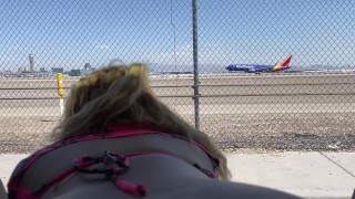 Quickie anal de l'aéroport public de Las Vegas dans la voiture avec Jamie Stone
