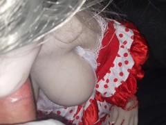Me chupa toda la verga mientras me muestra sus grandes tetas