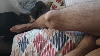 Homem de perna peluda