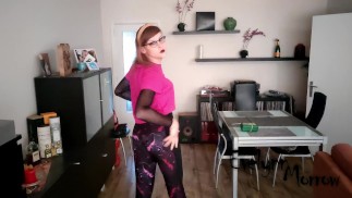 Gothic-Fitness-Kurs ist in Session, ihr alle