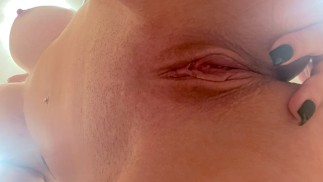 Моя мокрая киска крупным планом - я не могу перестать трахать эту киску пальцами