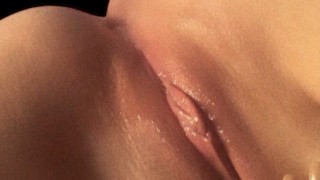 Rhiana Aaliyah - Avalie minha buceta apertada e macia! Esmagar ou passar?
