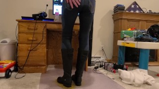 Eu faço xixi desesperadamente em meus novos jeans e botas Hollister estanques