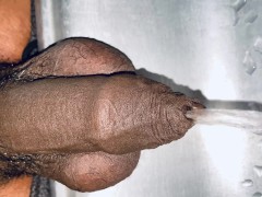 Pissing - Screenshot 9 of 16 - Uncut