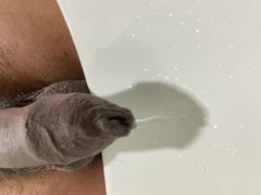 Peeing - Screenshot 11 of 16 - Squirt