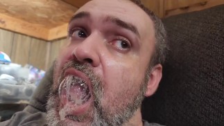 получил полный рот спермы на свой день рождения