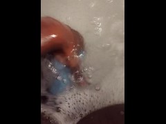 Bathtub fun - Screenshot 6 of 16 - Girl Masturbating