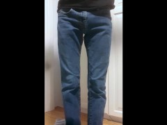 Wetting my pants - Screenshot 2 of 16 - Jeans Piss