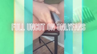 Бритье гладкого члена и яиц так приятно!