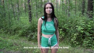 Ung tøs farede vild i skoven og suttede pik