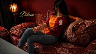 Sie liebt ihren türkischen fußball verein und reitet dildo