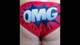 OMG!!! Look at my ass!!! (Buying and changing batteries for my buttplug)