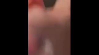 Onlyfans custom leak milf дает своему большому фаллоимитатору дрочить ногами