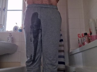 Wetting my Joggers and Cumming in them