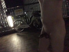 大通りに面した施設の屋外階段に挑戦〜 勃起したチンコを弄びながら真夜中に全裸で地域の施設周辺を散歩　211101