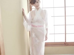 【無】洗練された大人のいやし亭 ～透けた浴衣越しに輝く白桃おっぱい～ すみれ美香 パート1 - Screenshot 2 of 16 - Masturbate