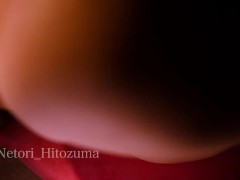 【人妻×NTR】 出張中と聞いていた奥さんとガチセックス中に旦那が帰宅、、緊張感しながら暗闇で奥さんを寝取り続ける 薄モザイク - Screenshot 2 of 16 - 調教