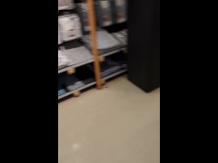 Quick Flash In Tge Grocery Store