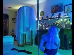 Blonde Pawg Pole Dances & Twerks For Her Nextdoor Neighbor