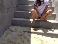 ビーチバレー🏐中、海辺でこっそりおしっこ⛱ 10/16