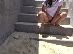 ビーチバレー🏐中、海辺でこっそりおしっこ⛱ 9/16