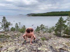 Секс секс на камнях, красивая девушка на природе - Screenshot 15 of 16 - Doggystyle