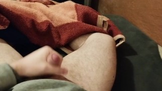 подросток с огромными бедрами