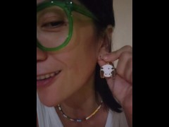 骚妈妈好骚好欠操！ - Screenshot 1 of 16 - Asian Milf