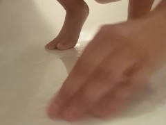 Bathpiss 💦 - Screenshot 11 of 16 - Bathroom