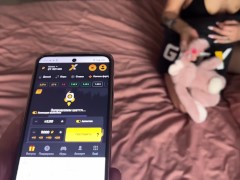 Поднял денег и сразу снял шлюху, трахнул без презерватива, кончил в киску - Screenshot 1 of 16 - Rough