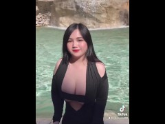 Trevi Fountain 特雷維噴泉 coin toss right hand to left shoulder. 硬幣要右手往後丢左肩